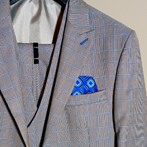 NWT Men's 3pc Suit - Picture 1 of 8